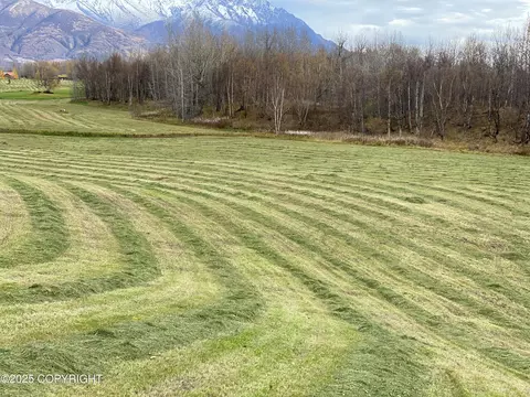 4055 N Christiansen Ln, Palmer, AK 99645
