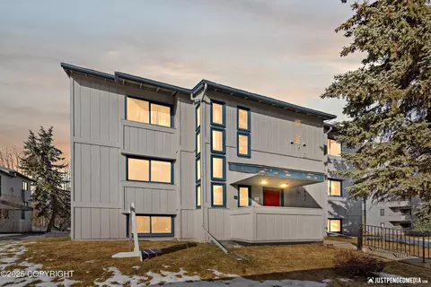 1621 Eastridge Dr # 202, Anchorage, AK 99501
