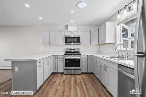 Kitchen - 16820 Easy St, Eagle River, AK 99577 photo 3 of 10