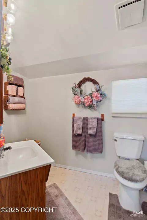 Bath - 29340 Bear Rd, Sterling, AK 99672 photo 1 of 1