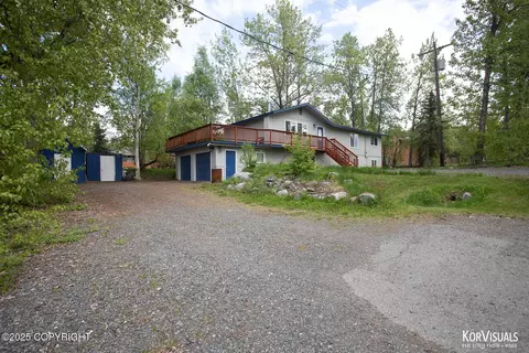 11213 Upper Sunny Cir, Eagle River, AK 99577