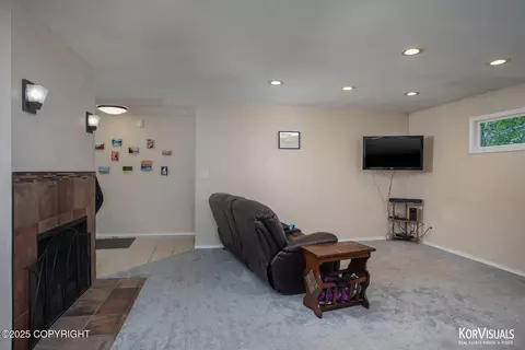 11213 Upper Sunny Cir, Eagle River, AK 99577 photo 6
