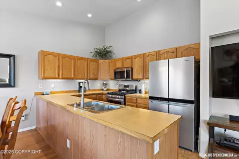 200 E 45th Ave, Anchorage, AK 99503 photo 8