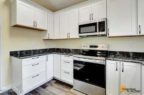 Kitchen - 18820 Sarichef Loop, Eagle River, AK 99577 photo 4 of 4