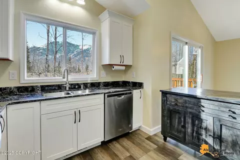 Kitchen - 18820 Sarichef Loop, Eagle River, AK 99577 photo 2 of 4