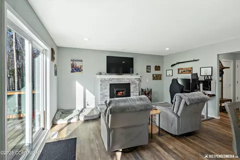 Living - 13720 Vasili Dr, Eagle River, AK 99577 photo 2 of 3
