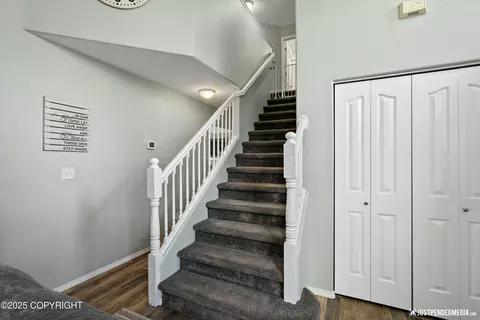 Entry Way - 13720 Vasili Dr, Eagle River, AK 99577 photo 3 of 6