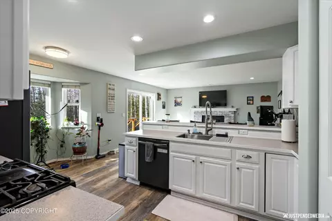 Kitchen - 13720 Vasili Dr, Eagle River, AK 99577 photo 3 of 5