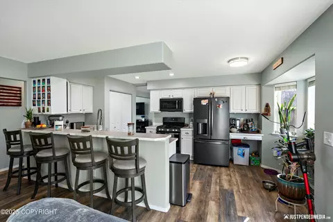 Kitchen - 13720 Vasili Dr, Eagle River, AK 99577 photo 1 of 5