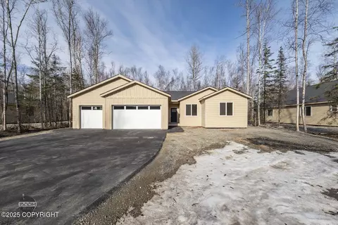 6921 W Vandenberg Dr, Wasilla, AK 99623