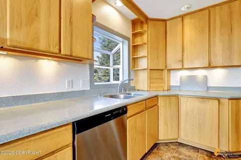 Kitchen - 3101 E 112th Ave, Anchorage, AK 99516 photo 6 of 8