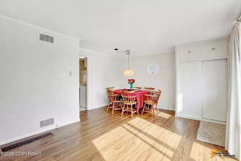 2411 E 17th Ave, Anchorage, AK 99508 photo 6