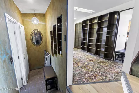 Entry Way - 2201 D St, Anchorage, AK 99503 photo 4 of 5