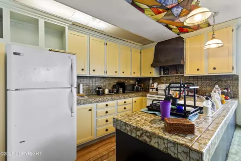 Kitchen - 2201 D St, Anchorage, AK 99503 photo 2 of 3
