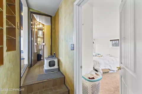 Entry Way - 2201 D St, Anchorage, AK 99503 photo 2 of 5