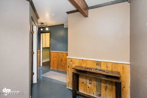 Entry Way - 31805 Eagle River Rd, Eagle River, AK 99577 photo 4 of 5
