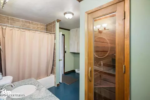 Bath - 31805 Eagle River Rd, Eagle River, AK 99577 photo 3 of 5