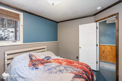Bedroom - 31805 Eagle River Rd, Eagle River, AK 99577 photo 4 of 4
