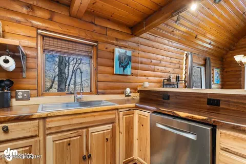 Kitchen - 21392 Barbara Falls Dr, Eagle River, AK 99577 photo 3 of 5