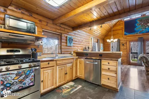 Kitchen - 21392 Barbara Falls Dr, Eagle River, AK 99577 photo 4 of 5