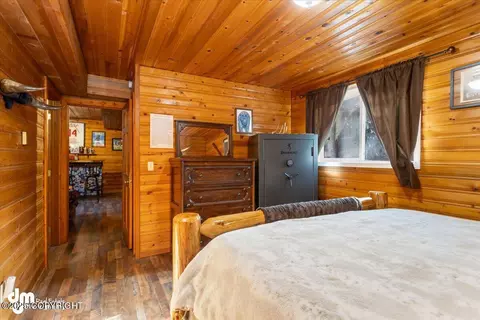 Bedroom - 21392 Barbara Falls Dr, Eagle River, AK 99577 photo 3 of 5