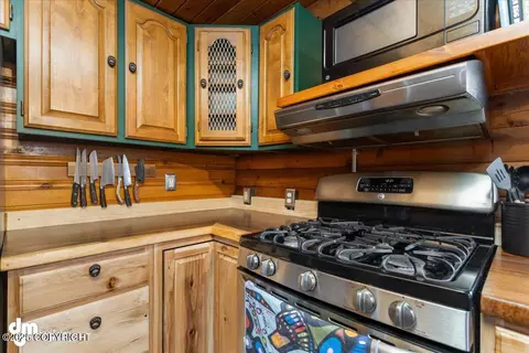 Kitchen - 21392 Barbara Falls Dr, Eagle River, AK 99577 photo 5 of 5