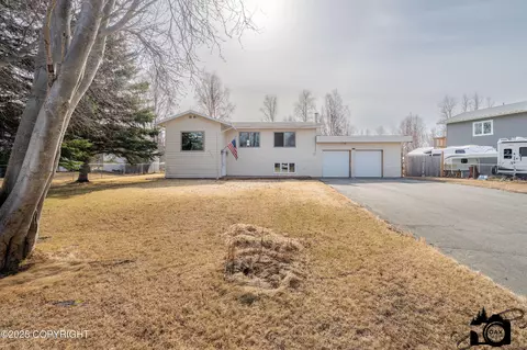 4956 E Rhubarb Cir, Wasilla, AK 99654
