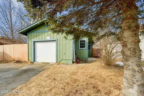 8186 Country Woods Dr, Anchorage, AK 99502