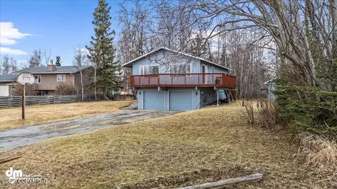 1051 E Snowhill Ave, Wasilla, AK 99654