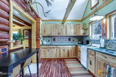 Kitchen - 14153 E Gliska St, Talkeetna, AK 99676 photo 3 of 3