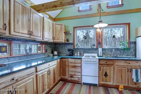 Kitchen - 14153 E Gliska St, Talkeetna, AK 99676 photo 1 of 3