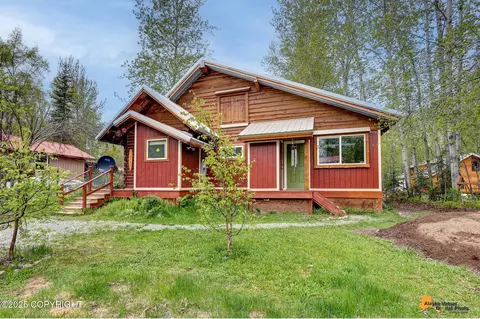 14153 E Gliska St, Talkeetna, AK 99676