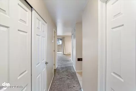 Entry Way - 5622 E 40th Ave, Anchorage, AK 99504 photo 3 of 3