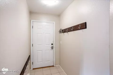 Entry Way - 5622 E 40th Ave, Anchorage, AK 99504 photo 1 of 3