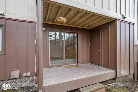 Exterior - 5622 E 40th Ave, Anchorage, AK 99504 photo 8 of 10