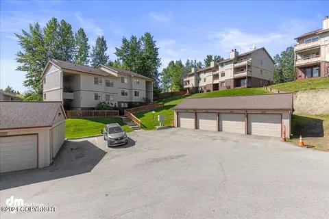Exterior - 5622 E 40th Ave, Anchorage, AK 99504 photo 2 of 10
