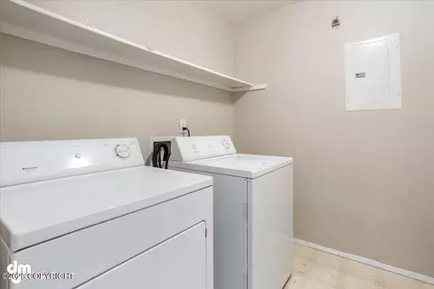 Other - 5622 E 40th Ave, Anchorage, AK 99504 photo 5 of 8