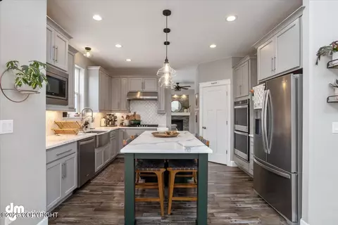 Kitchen - 5131 E Henhouse Loop, Wasilla, AK 99654 photo 3 of 9