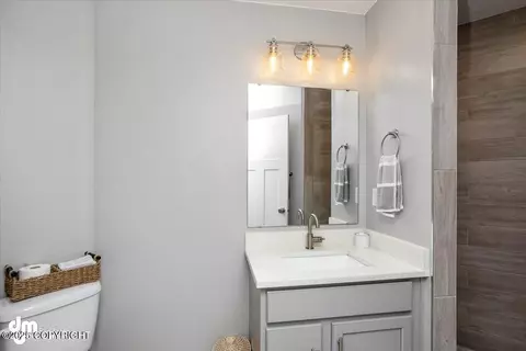 Bath - 5131 E Henhouse Loop, Wasilla, AK 99654 photo 10 of 20