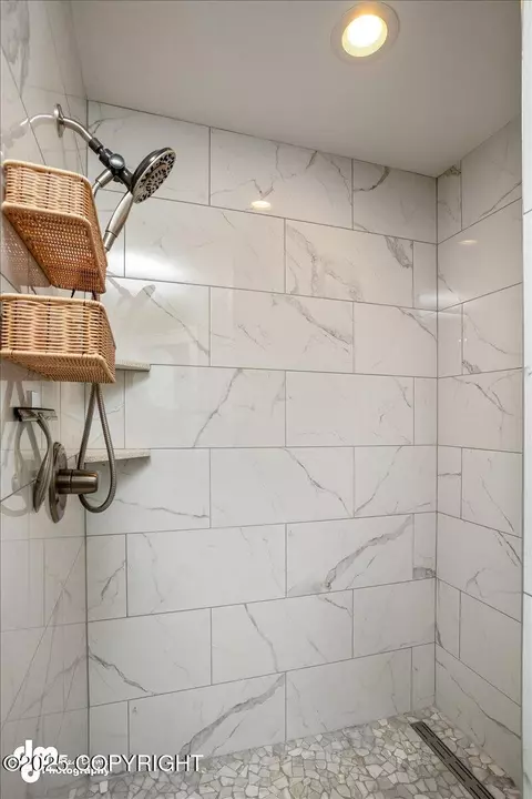 Bath - 5131 E Henhouse Loop, Wasilla, AK 99654 photo 9 of 20