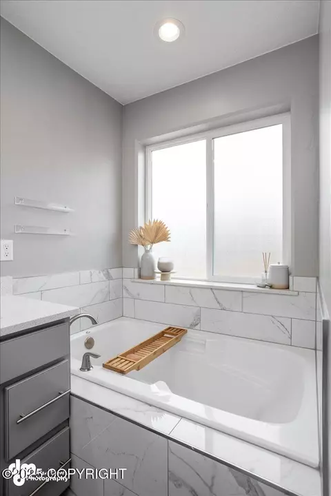 Bath - 5131 E Henhouse Loop, Wasilla, AK 99654 photo 6 of 20