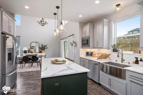 Kitchen - 5131 E Henhouse Loop, Wasilla, AK 99654 photo 8 of 9