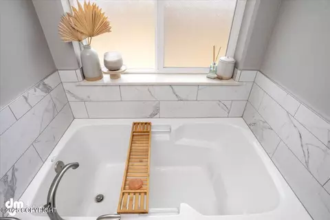 Bath - 5131 E Henhouse Loop, Wasilla, AK 99654 photo 8 of 20