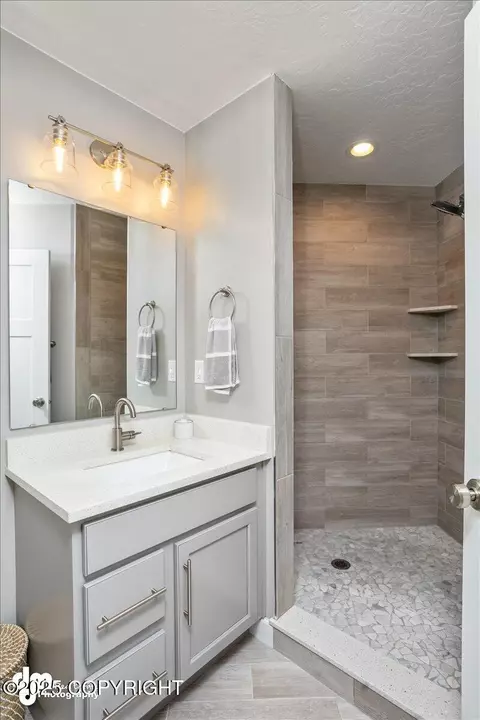Bath - 5131 E Henhouse Loop, Wasilla, AK 99654 photo 12 of 20