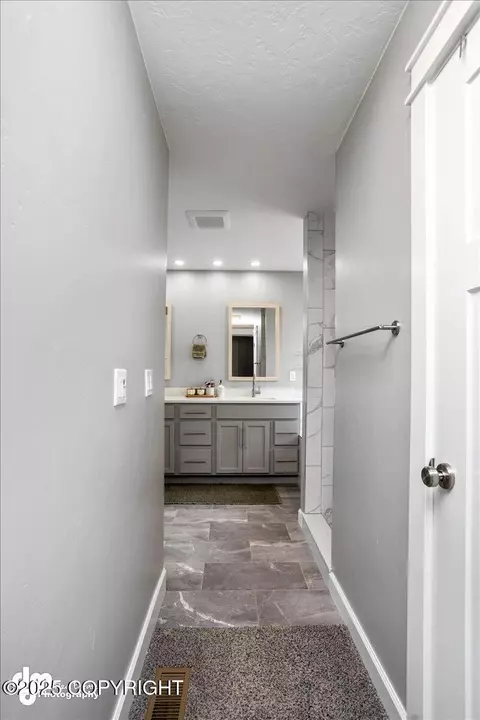 Entry Way - 5131 E Henhouse Loop, Wasilla, AK 99654 photo 10 of 11