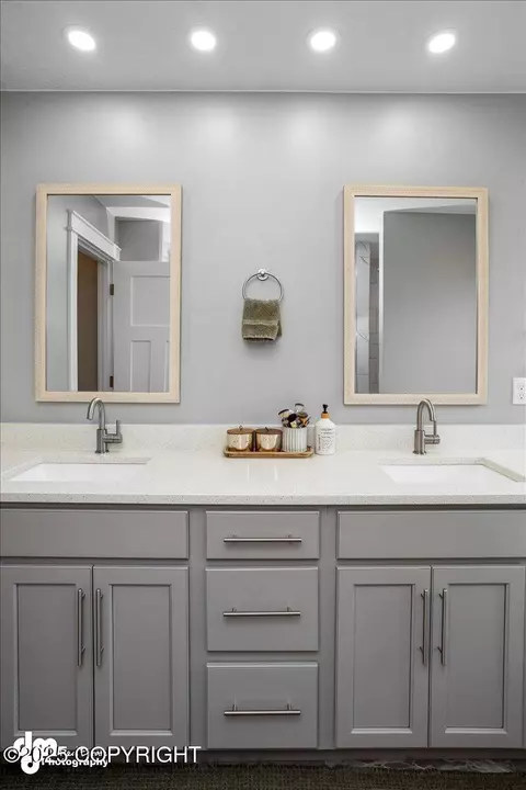 Bath - 5131 E Henhouse Loop, Wasilla, AK 99654 photo 1 of 20