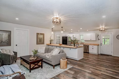 38080 Panoramic Dr, Sterling, AK 99672