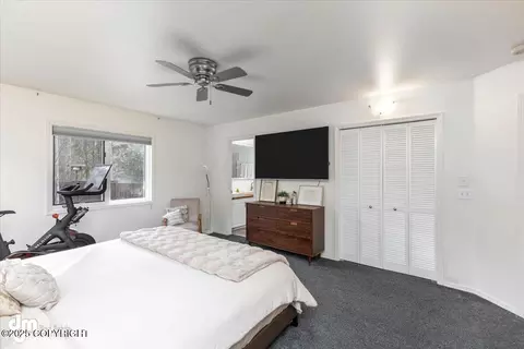 Bedroom - 10911 Adanak Cir, Eagle River, AK 99577 photo 4 of 8