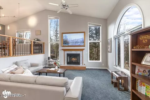 Living - 10911 Adanak Cir, Eagle River, AK 99577 photo 2 of 5