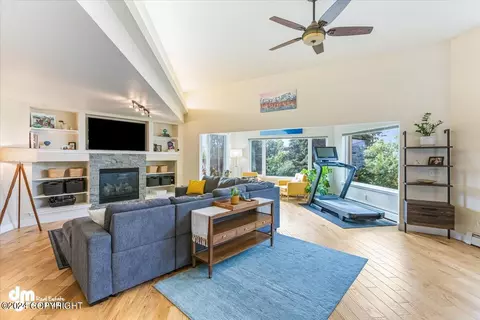 717 O St # 3, Anchorage, AK 99501